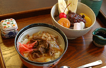 あんみつとミニ牛丼ぶりのセット